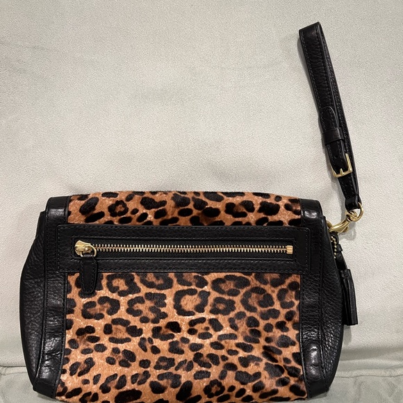 Coach - Picture 3 of 9